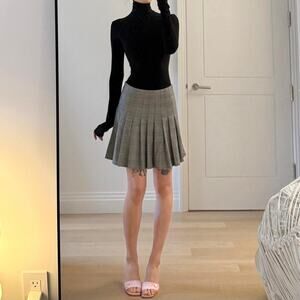 Brandy melville grey plaid pleated